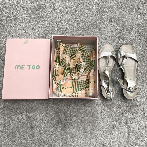 Me Too Metallic Snake T-Strap Sandals Womens 10M Silver Open Toe Casual W/ Box - Picture 1 of 15